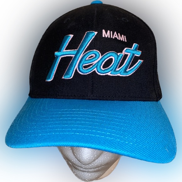 NWOT Mitchell & Ness Retro Style Miami Heat Basketball Snap Back Hat - Picture 2 of 6